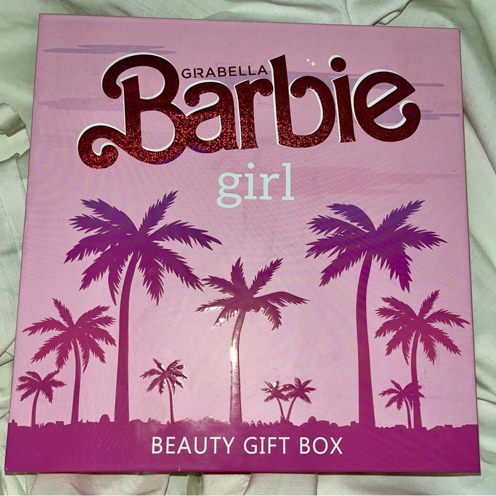GIRABELLA Barbie Girl Beauty Gift Box – NEW